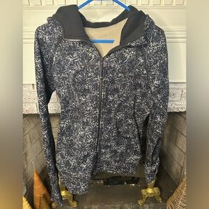 Lululemon Scuba Hoodie II in Rocky Road Sand dune toothpaste/ storm grey/ black